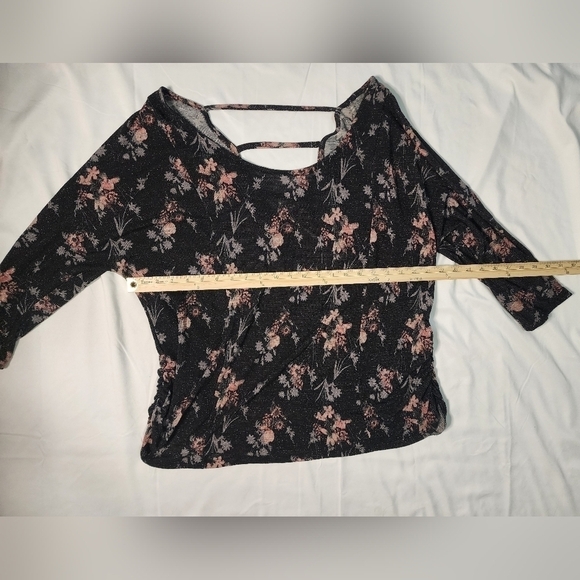 Faded Glory Womens Stretchy Floral Open Back Blouse - Picture 3 of 9